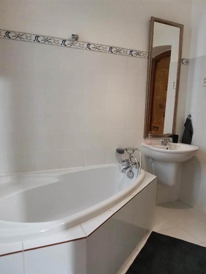 ברטיסלאבה Downtown 3 Bdr Charm - Walk To All Attractions מראה חיצוני תמונה