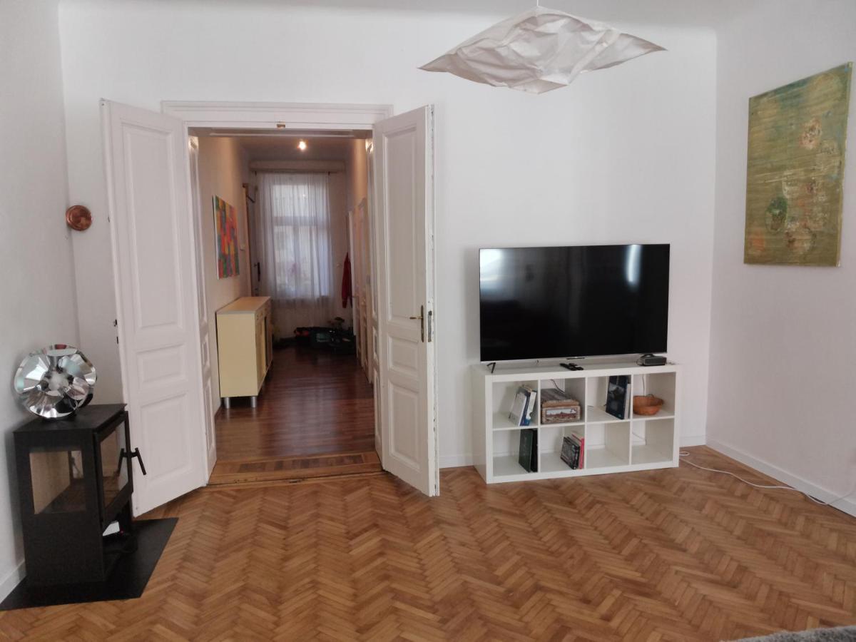 ברטיסלאבה Downtown 3 Bdr Charm - Walk To All Attractions מראה חיצוני תמונה
