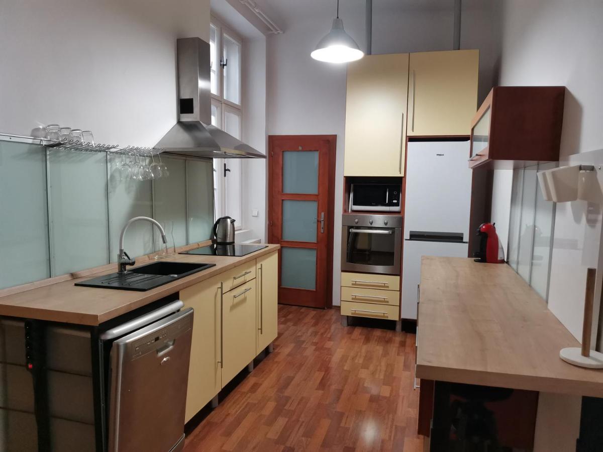 ברטיסלאבה Downtown 3 Bdr Charm - Walk To All Attractions מראה חיצוני תמונה